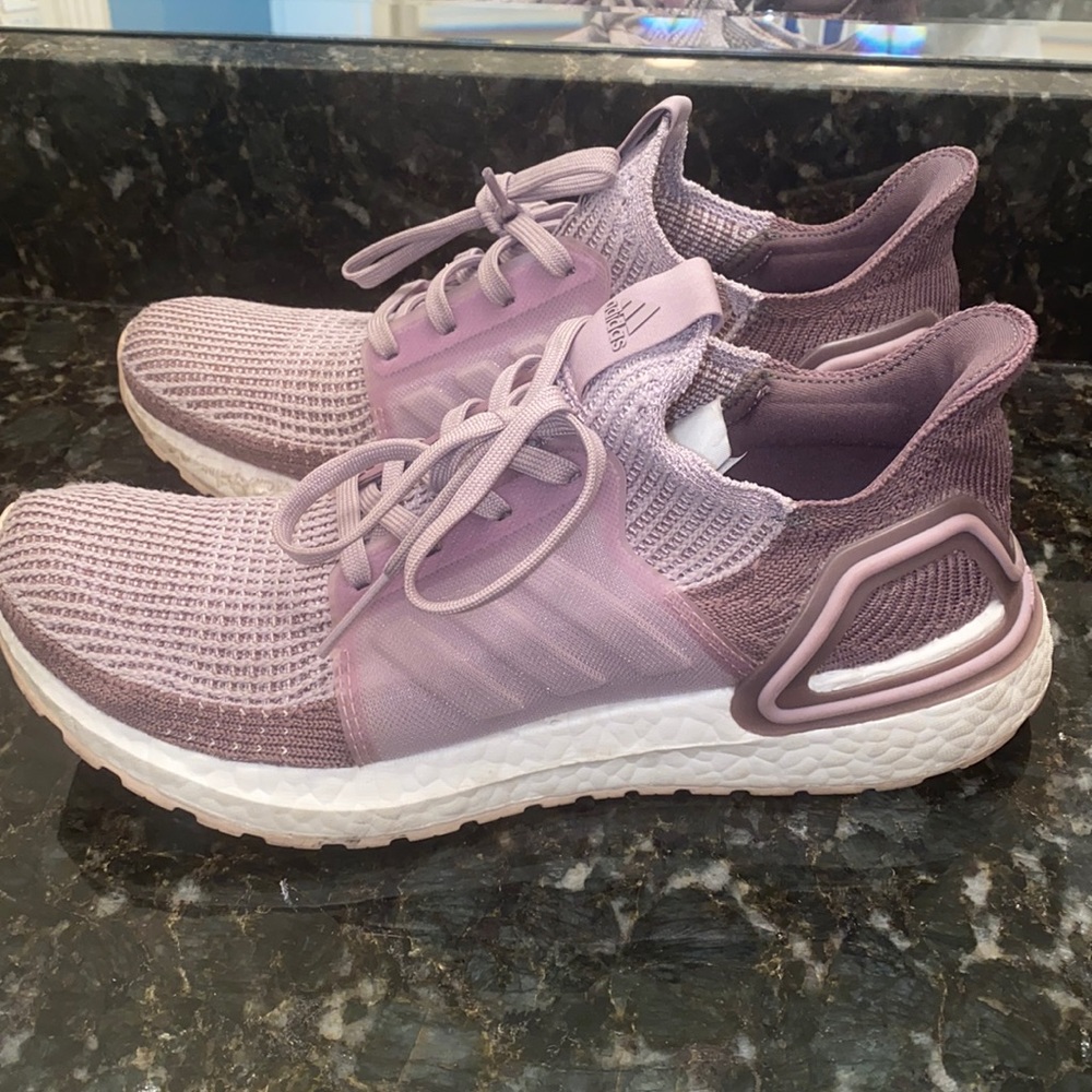 SOLD OUT purple ULTRABOOST 19 SHOES